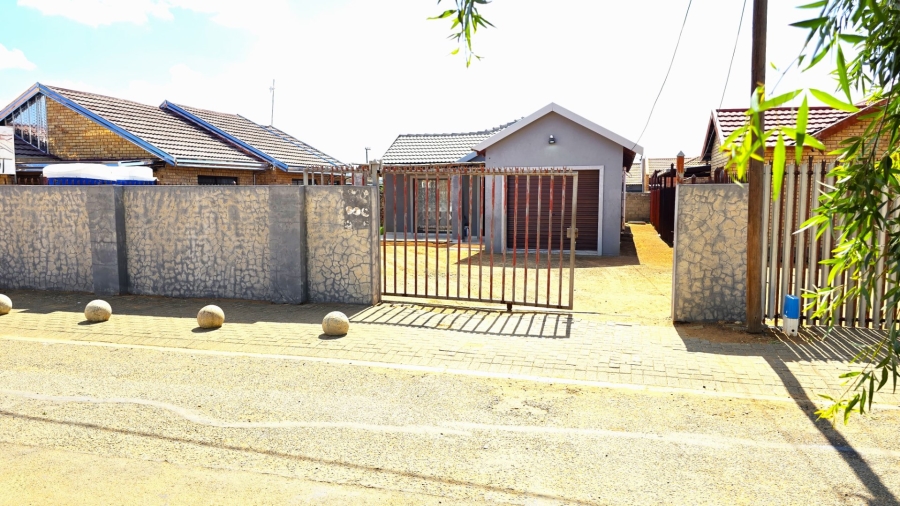 3 Bedroom Property for Sale in Grasslands Free State